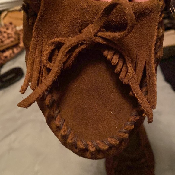 Minnetonka Kilty Softsole - Picture 2 of 3